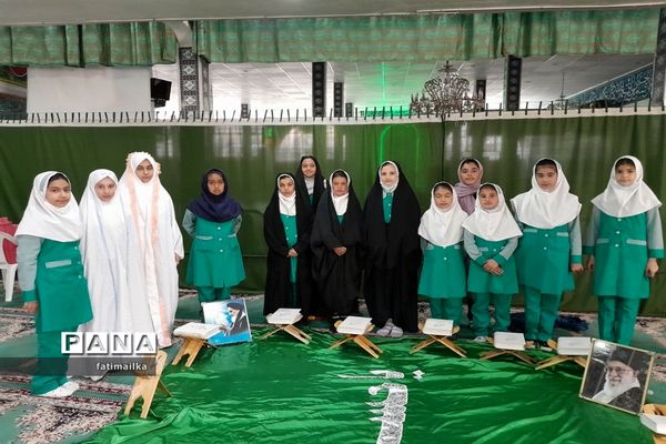 برگزاری محفل انس با قرآن ویژه‌ دانش‌‌آموزان در مسجد جامع شهرستان فیروزکوه