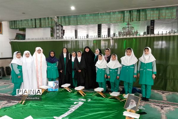 برگزاری محفل انس با قرآن ویژه‌ دانش‌‌آموزان در مسجد جامع شهرستان فیروزکوه
