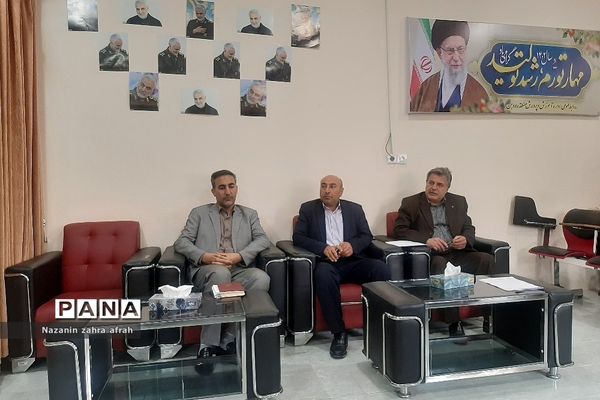 برگزاری جلسه هم‌اندیشی و کارگاهی سلامت اداری ویژه  مدیران مدارس در رودهن