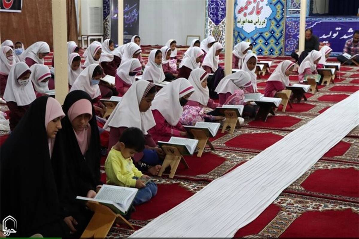 جشن عبادت دانش‌آموزان روزه اولی شهرستان قشم برگزار شد