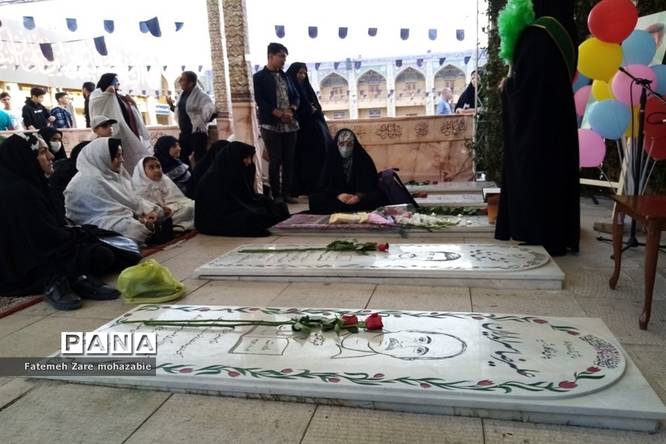 برگزاری جشن تولد دانشآموز شهید محمدرضا کشاورز در حرم مطهر شاهچراغ (ع)