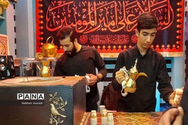 حضور دهه هشتادی و نودی‌ها به همراه خانواده در غرفه‌های سی‌امین نمایشگاه بین‌المللی قرآن کریم