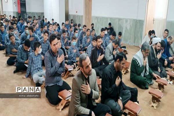 محفل انس با قرآن در مجموعه فرهنگی عطر فاطمی منطقه کهریزک