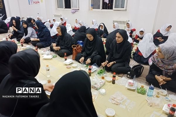 مراسم افطاری دانش‌آموزی در دبستان صحیفه نور فشافویه