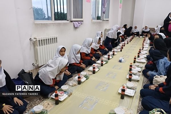 مراسم افطاری دانش‌آموزی در دبستان صحیفه نور فشافویه