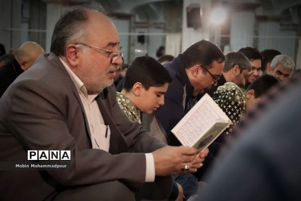 احیای شب بیست و یکم ماه رمضان در مصلی تبریز