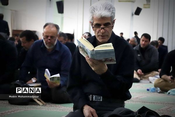 احیای شب بیست و یکم ماه رمضان در مصلی تبریز