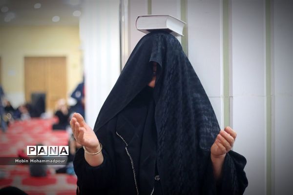 احیای شب بیست و یکم ماه رمضان در مصلی تبریز