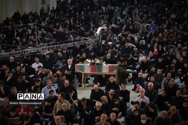 احیای شب بیست و یکم ماه رمضان در مصلی تبریز