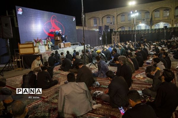 مراسم احیای شب بیست و یکم ماه رمضان مردم دارالعباده در امامزاده سید جعفر یزد