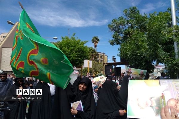 حضور پررنگ دانش‌آموزان و فرهنگیان شیراز در راهپیمایی روز قدس
