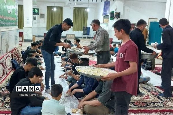 مراسم احیای شب بیست و سوم ماه رمضان در آستان مقدس امامزادگان طاهر و مطهر شهرستان ورامین