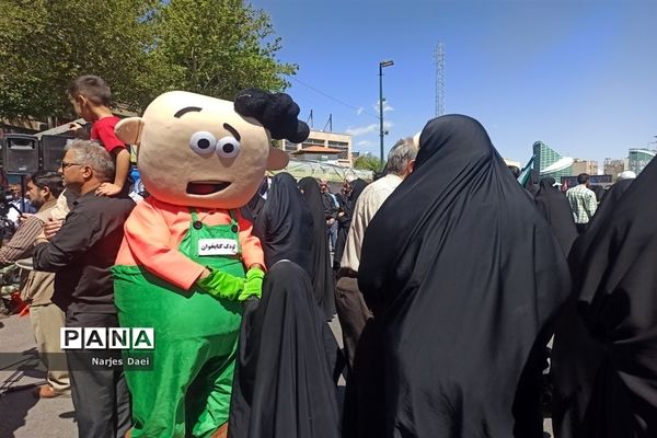 راهپیمایی بزرگ مردم مشهد در آخرین جمعه ماه مبارک رمضان