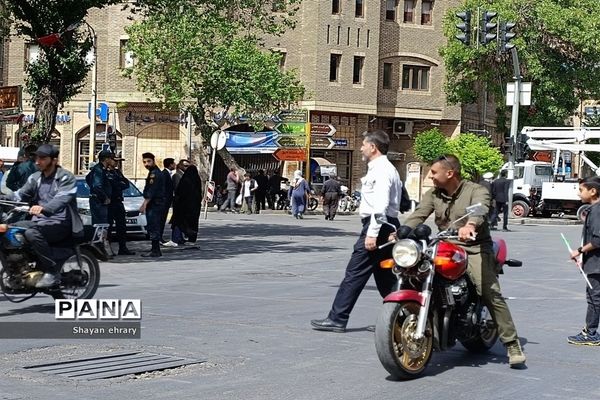 حضور مردم شیراز در راهپیمایی روز قدس