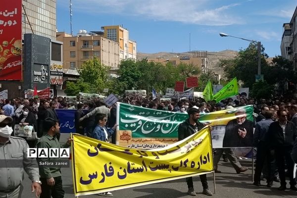 حضور باشکوه مردم و مسئولان سازمان دانش‌آموزی استان فارس در راهپیمایی روز قدس