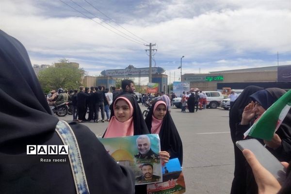 حضور با شکوه دانش‌آموزان شیرازی در راهپیمایی روز قدس