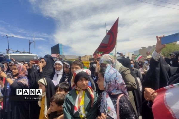 حضور با شکوه دانش‌آموزان شیرازی در راهپیمایی روز قدس