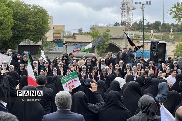 حضور پرشور فرهنگیان و دانش‌آموزان کرمانشاه در راهپیمایی روز قدس