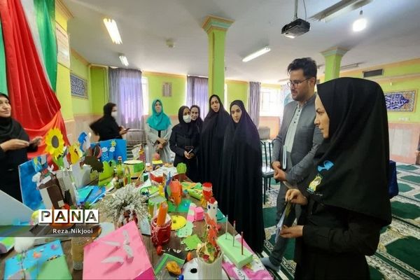 نمایشگاه طرح جابربن‌حیان در مدارس ناحیه یک بهارستان