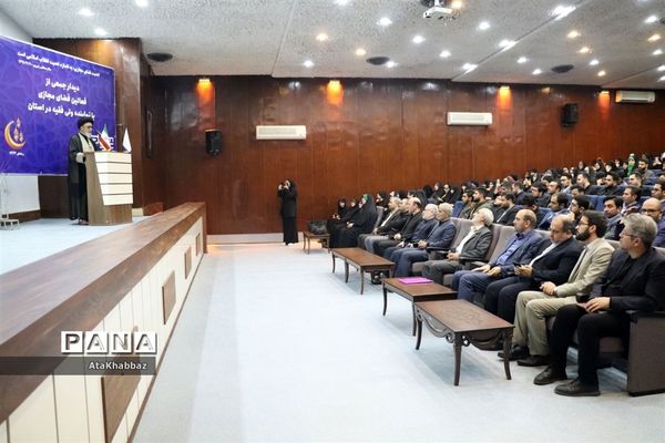 دیدار فعالان فضای مجازی تبریز با نماینده ولی فقیه در استان آذربایجان شرقی
