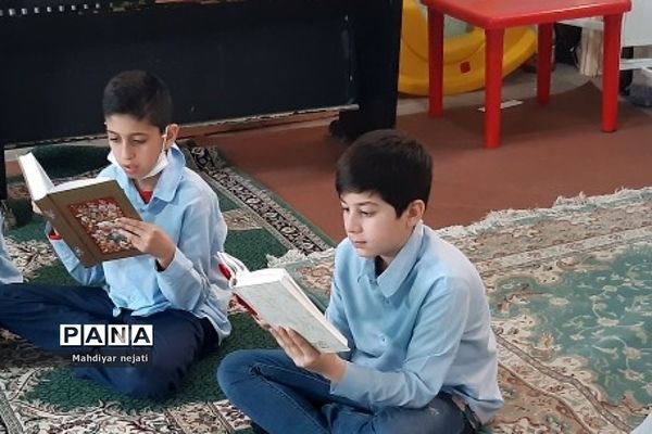محفل انس با قرآن در دبستان ارشاد رودهن