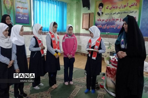تجلیل و تقدیر از روزه اولی‌ها در دبستان دخترانه مهر قائمشهر