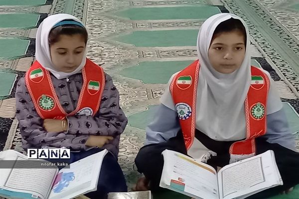 تجلیل و تقدیر از روزه اولی‌ها در دبستان دخترانه مهر قائمشهر