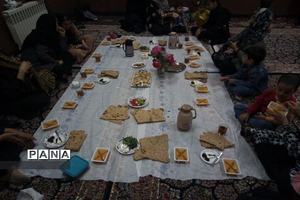 ضیافت افطاری در مدارس دخترانه شهرستان کاشمر