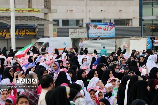 گردهمایی باشکوه روزه‌ اولی‌ها ویژه دختران در میدان شهدا مشهد