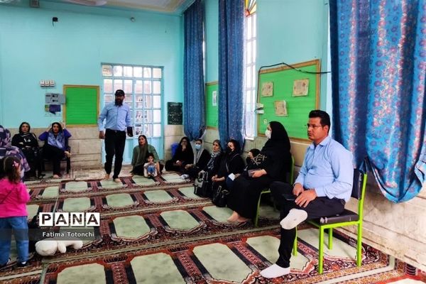 برگزاری کارگاه آموزش خانواده با موضوع پیشگیری از آسیب‌های فضای مجازی در دبستان بعثت ناحیه 3 شیراز