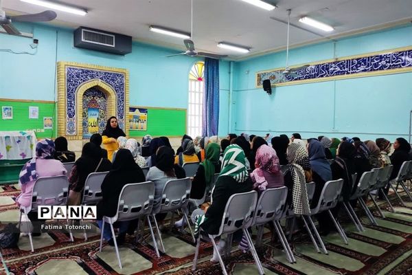 برگزاری کارگاه آموزش خانواده با موضوع پیشگیری از آسیب‌های فضای مجازی در دبستان بعثت ناحیه 3 شیراز