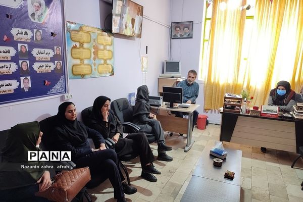 برگزاری جلسه هیات اندیشه‌ورز بسیج فرهنگیان در مدارس رودهن