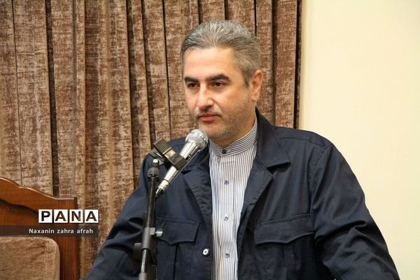 نشست صمیمی مسئولان شهرستان دماوند با فعالان فرهنگی رودهن در ماه مبارک رمضان