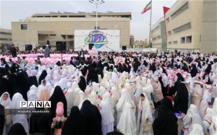 جشن 10 هزار نفری روزه اولی‌ها در مشهد برگزار شد