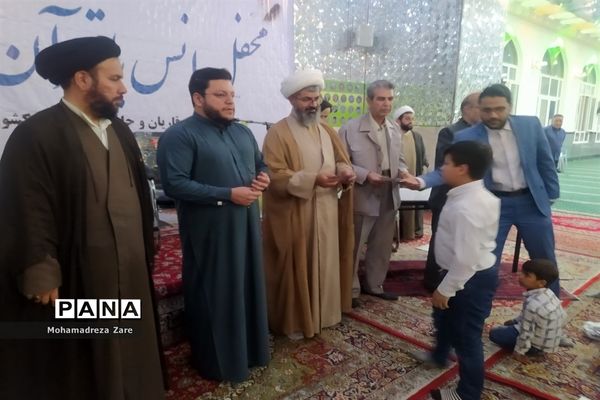 محفل انس با قرآن در امامزاده سید حمزه(ع) کاشمر