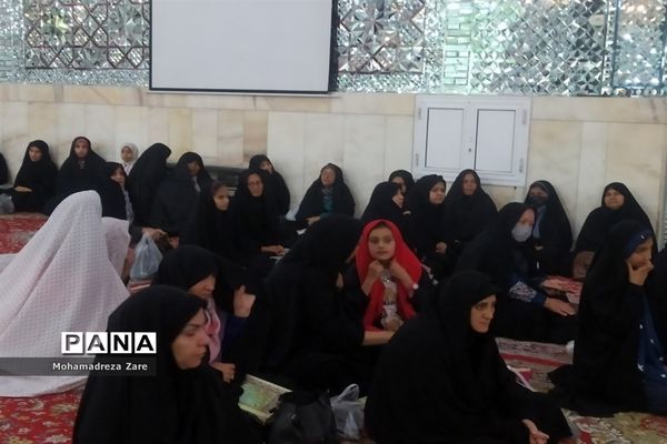محفل انس با قرآن در امامزاده سید حمزه(ع) کاشمر