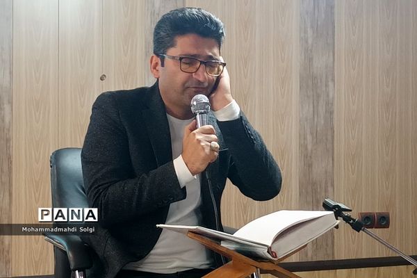 تجلیل از دانش‌آموزان برتر قرآنی دبیرستان شهید کلهر شهریار