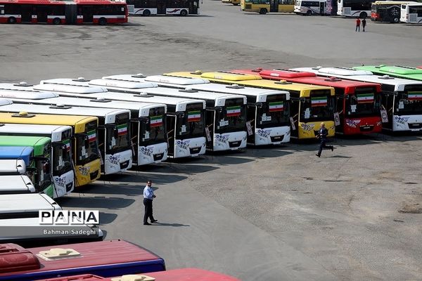 رونمایی از ۴۰ دستگاه اتوبوس شرکت واحد