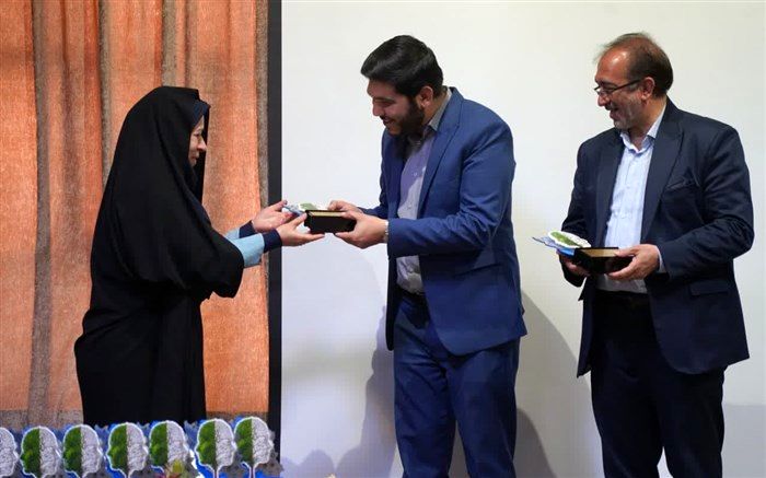 برگزاری اولین همایش زیست‌محیطی ایران در دبیرستان فرزانگان ۳ استان اصفهان