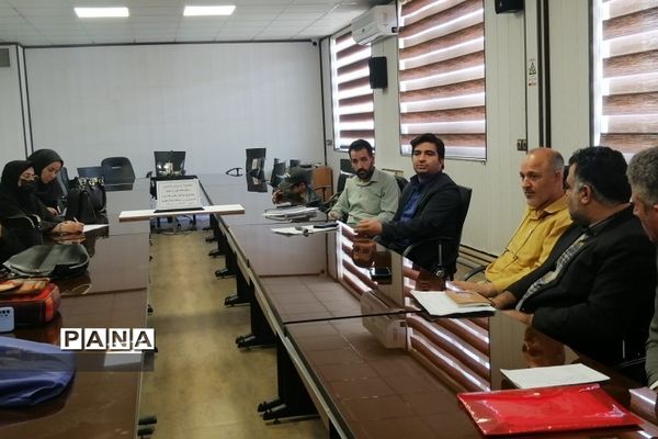 نشست هم‌اندیشی مدیران مدارس مقاطع متوسطه فشافویه