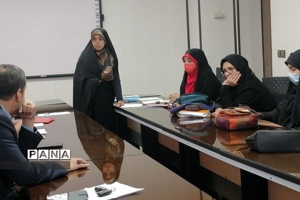 نشست هم‌اندیشی مدیران مدارس مقاطع متوسطه فشافویه