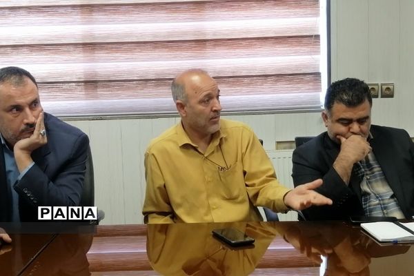 نشست هم‌اندیشی مدیران مدارس مقاطع متوسطه فشافویه