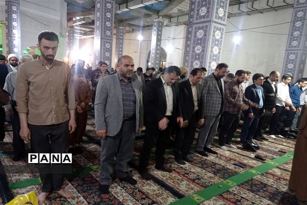محفل انس با قرآن کریم در امامزاده حضرتین شهرستان قدس