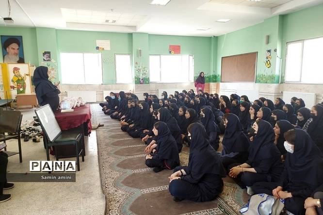 کارگاه آموزشی بهداشت و سلامت بلوغ ویژه دانشآموزان در مدرسه حضرت خدیجه(س) رودهن