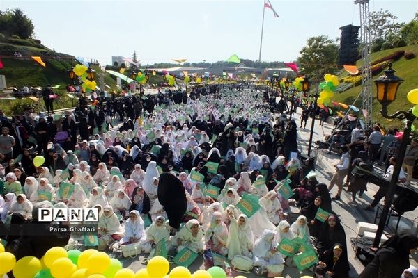 اجتماع بزرگ روزه اولی‌ها در باغ کتاب تهران