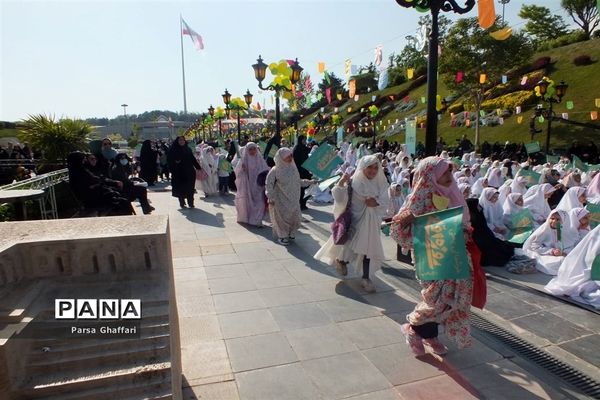 اجتماع بزرگ روزه اولی‌ها در باغ کتاب تهران