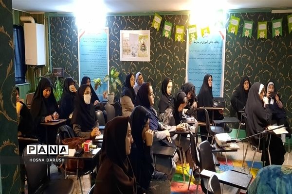 برگزاری گارگاه مهربان ترین پدر در ناحیه ۷مشهد