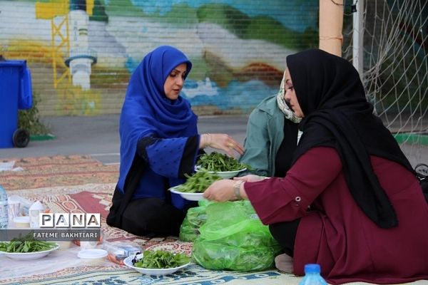 مراسم افطاری در دبیرستان حضرت زینب(س) ناحیه یک شهرری