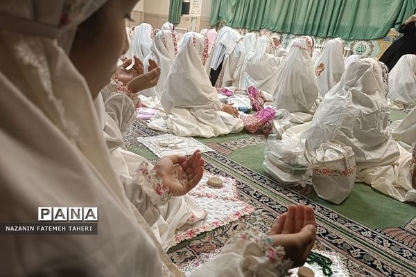ضیافت افطاری در دبستان دخترانه ریحانه‌النبی فشافویه