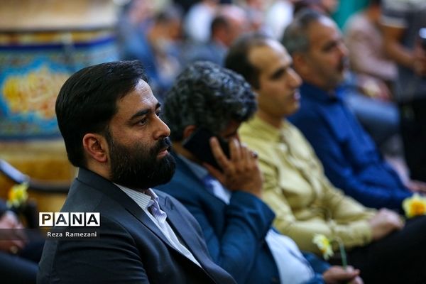 آیین تجلیل از خادمان کشوری جشن‌های نیمه شعبان در مسجد جمکران